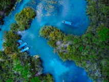 crater-azul-flores-guatemala