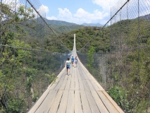 enfants-pont-suspendu-mexique-puerto-vallarta