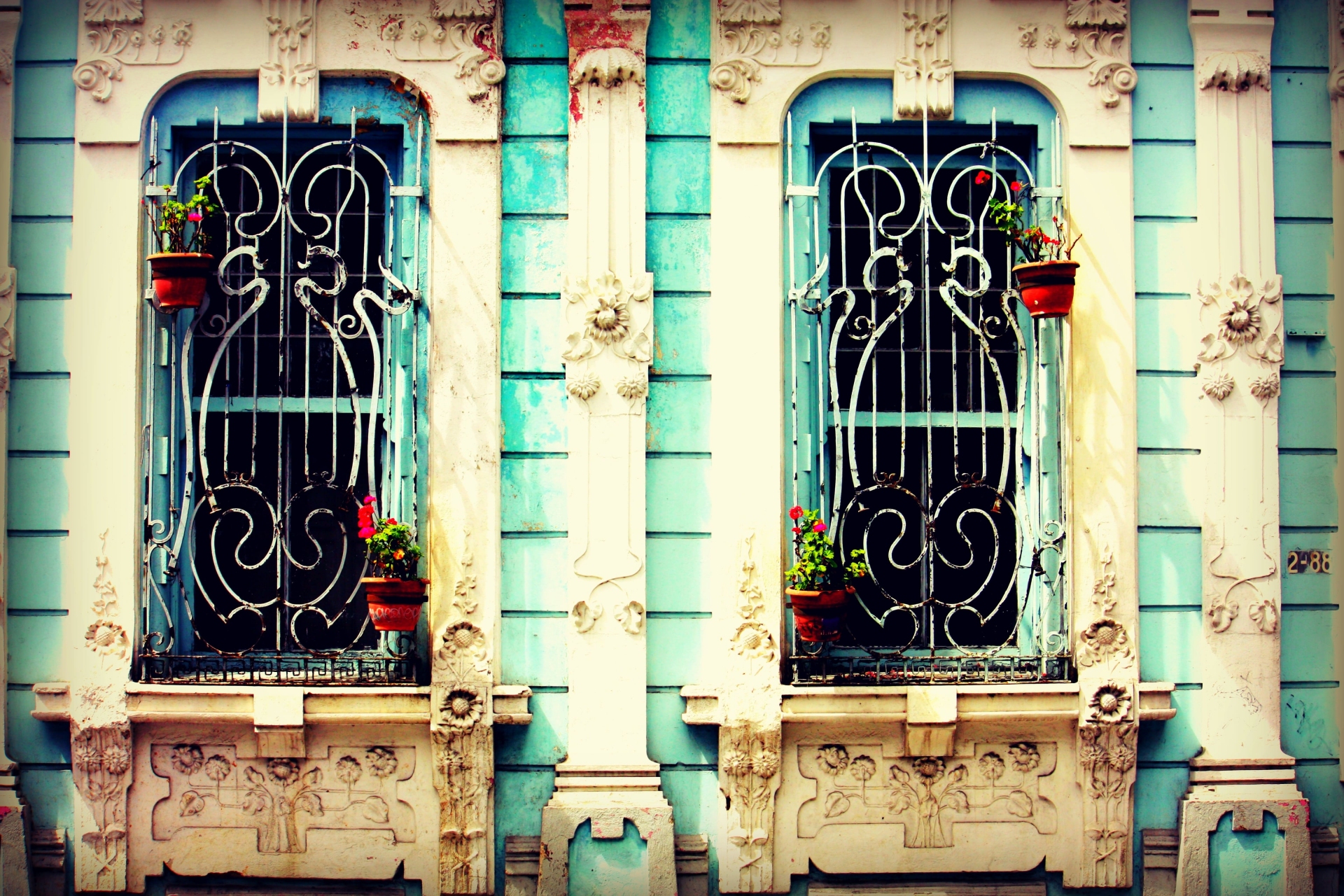 facade-coloniale-fenetre-guatemala