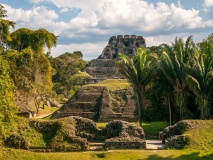 xunantunich-site-maya-pyramides-belize